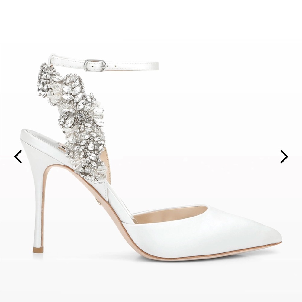 Badgley Mischka Blanca - silver sequin - White Satin - size 7 - gently worn
